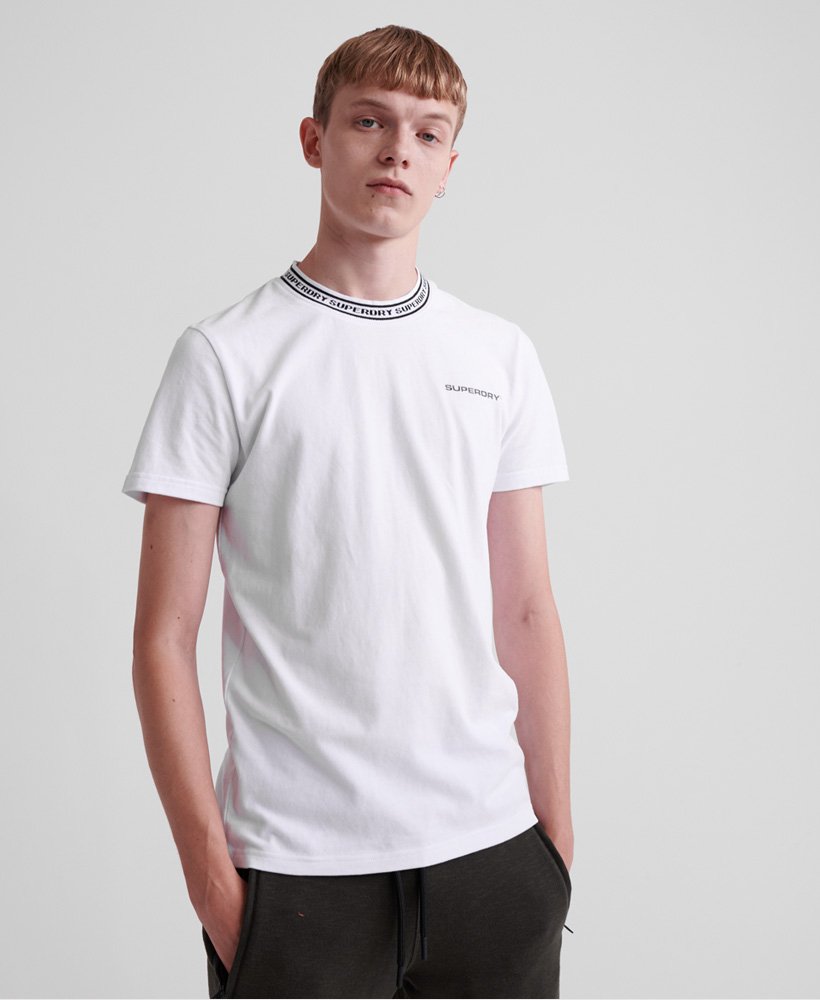 Superdry UK 現有 極度乾燥  城市運動風 T 恤，原價￡24.99，現特價￡12.5（約109元）