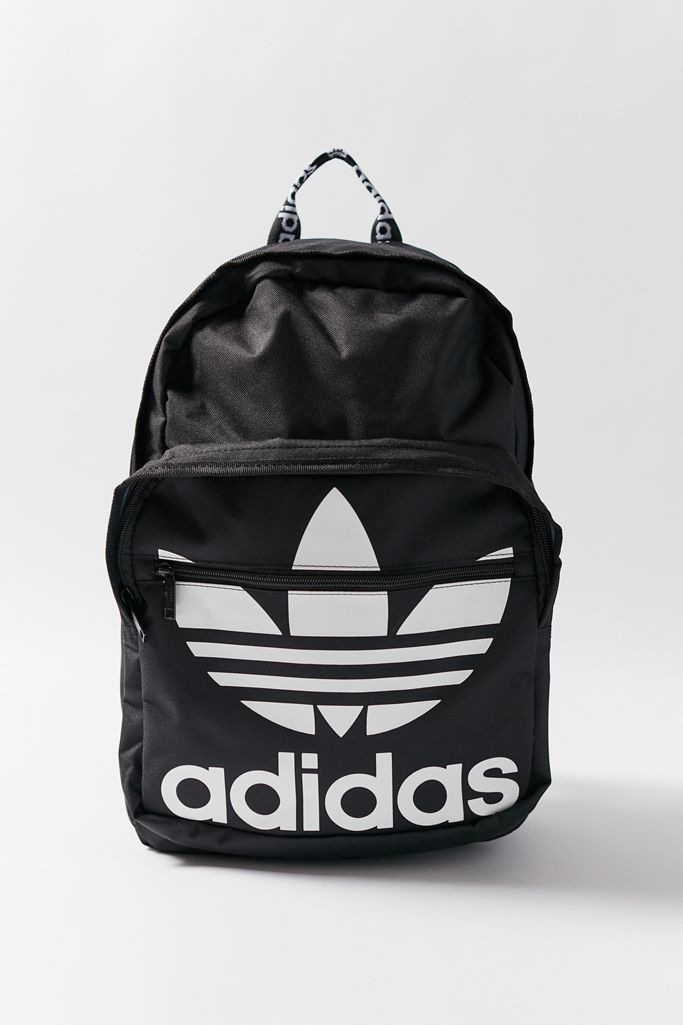 Adidas Originals 阿迪達斯三葉草 Trefoil 口袋雙肩背包 $24.99（約169元）